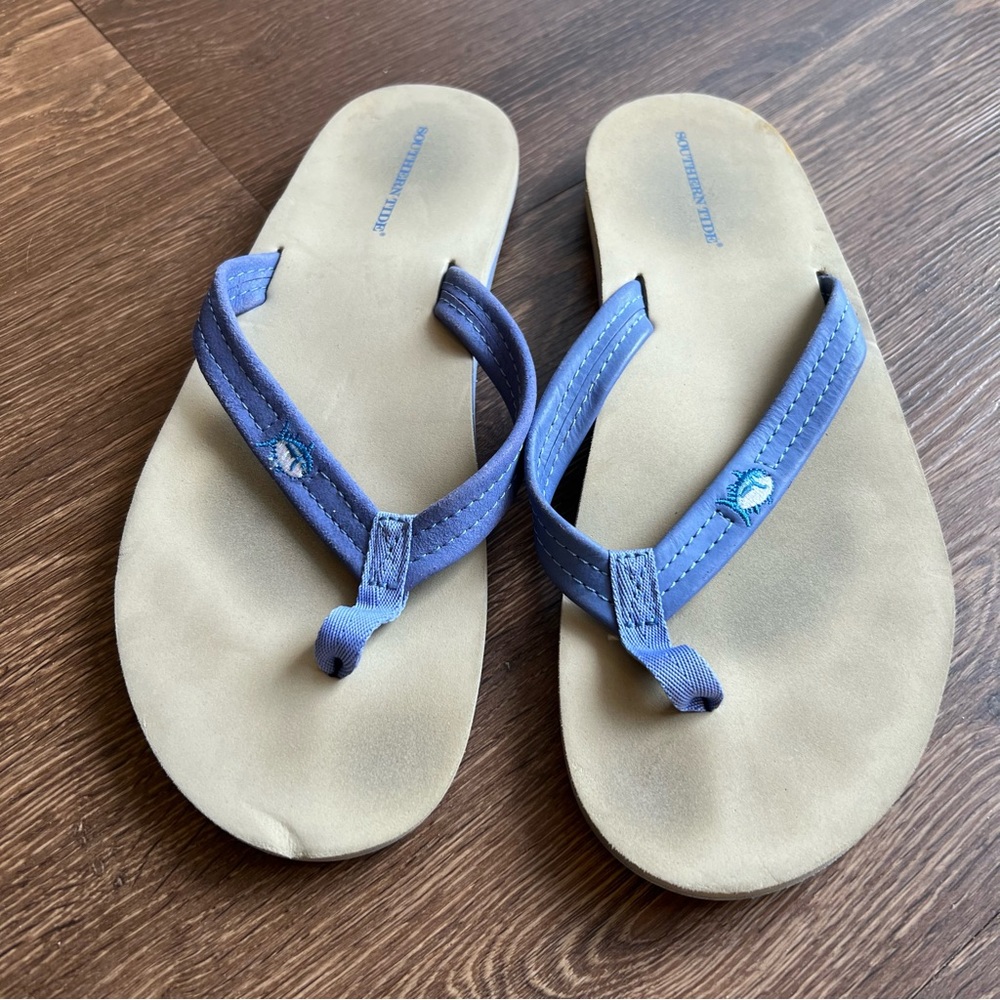 Gently worn Southern Tide Women’s Weekend Flipjacks